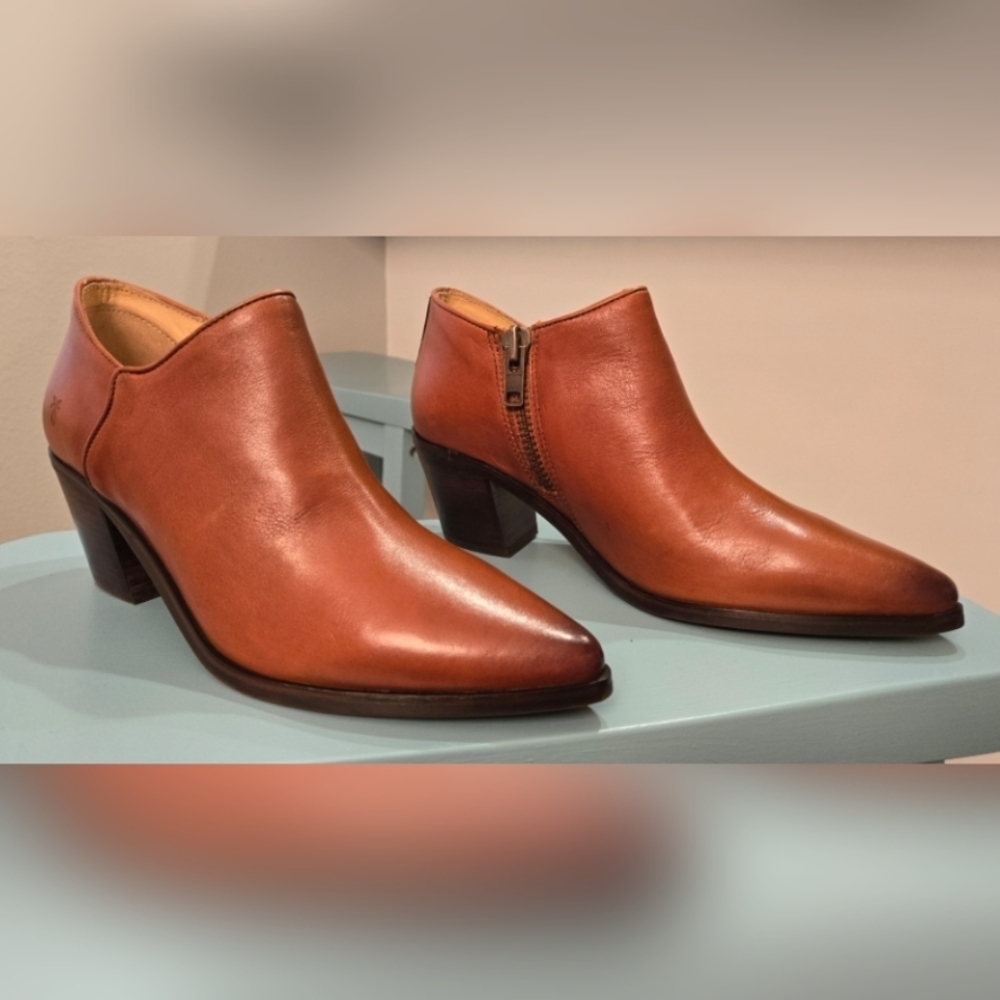 Frye Sara Western Shootie
